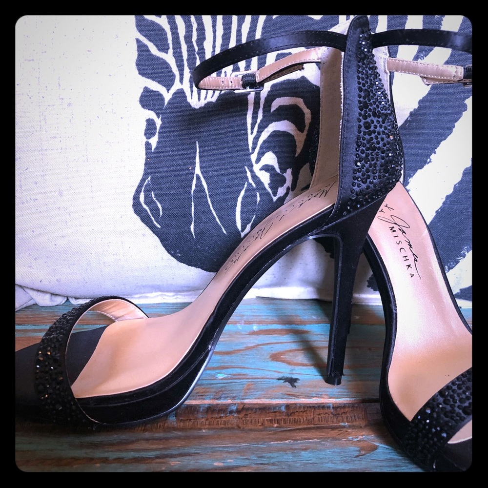 Badgely Mischka Strappy Heels